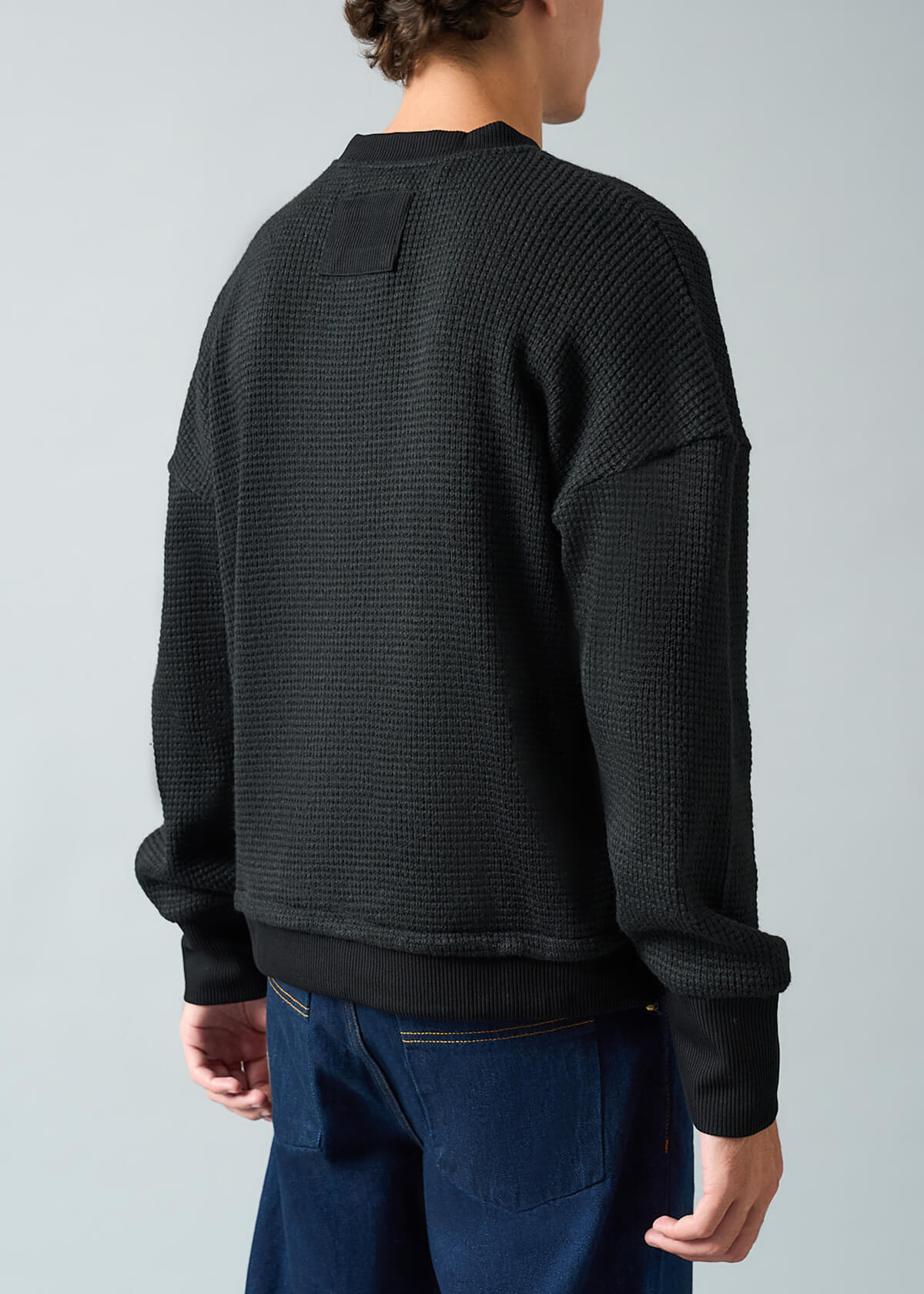 Loft-Grid Hem Pull Black